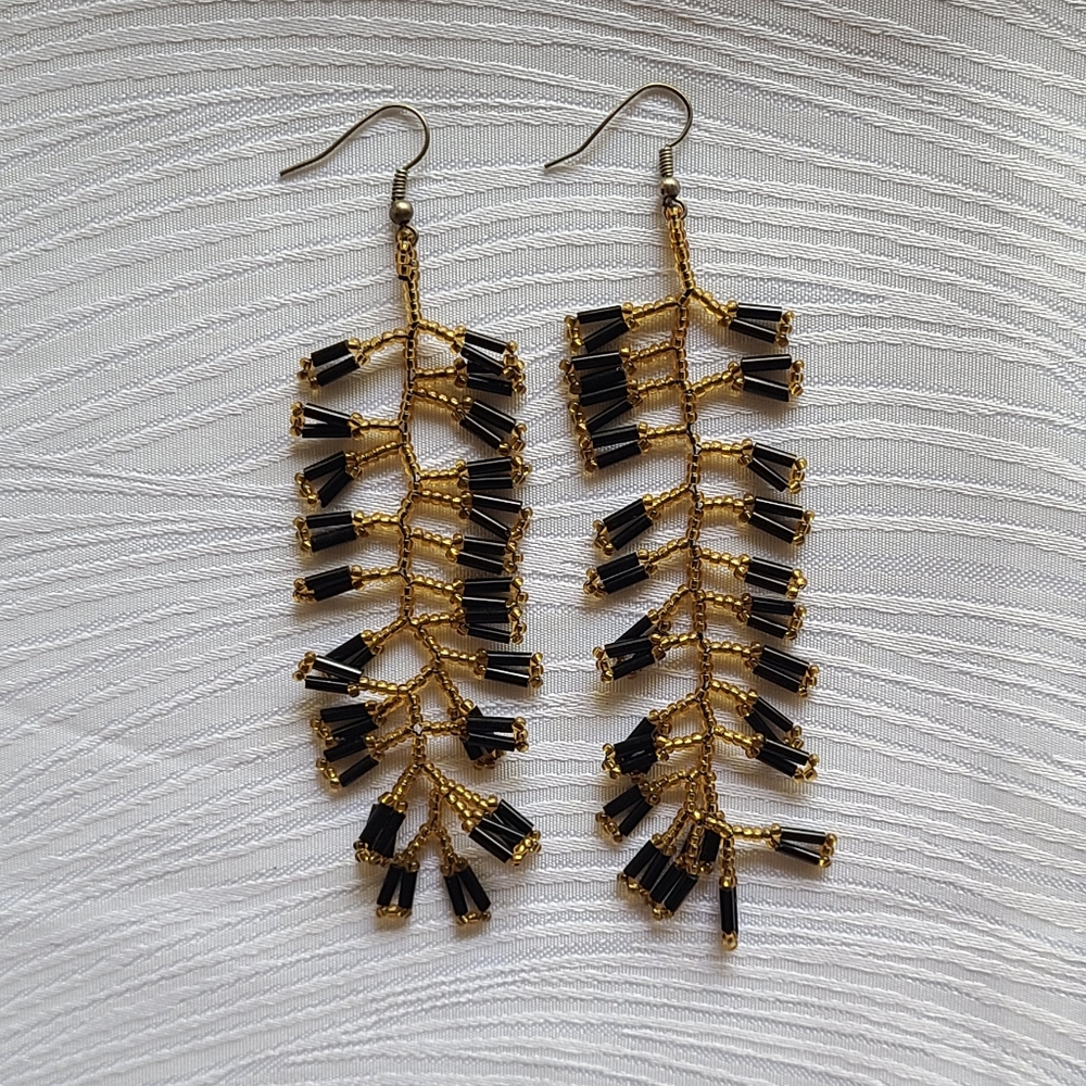 Handmade Huichol/Wixarica Black and Gold Beaded Earrings
